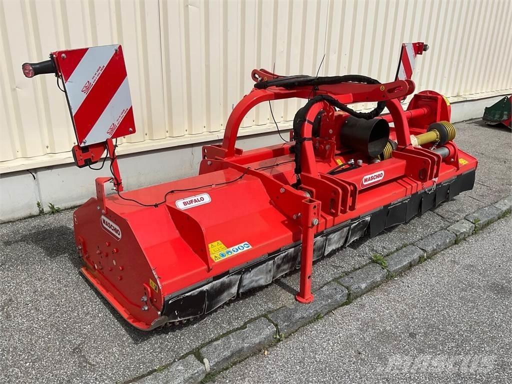 Maschio Bufalo 300 Segadoras y cortadoras de hojas para pasto