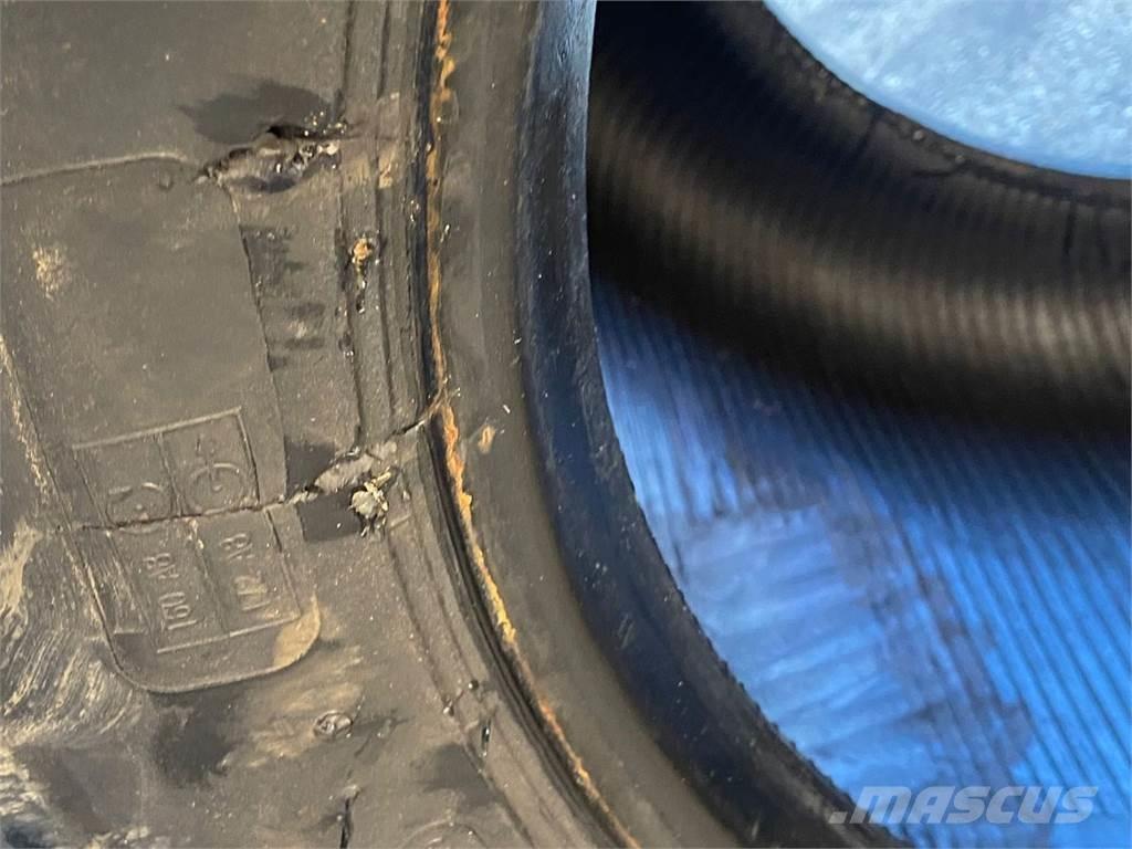 Mitas 600/40-22.5 Ruedas