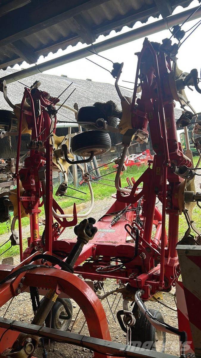 Pöttinger HIT 8.81 Rastrilladoras y rastrilladoras giratorias