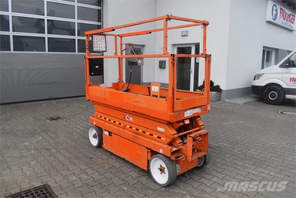 SkyJack SJ-III 3220 Plataformas con brazo de elevación manual