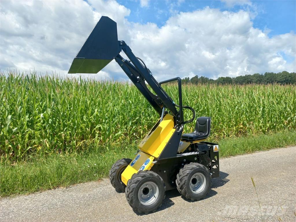  Tur Poland N520 Cargadoras y excavadoras frontales