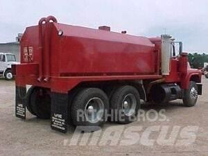 Mack R690ST Camiones cisterna