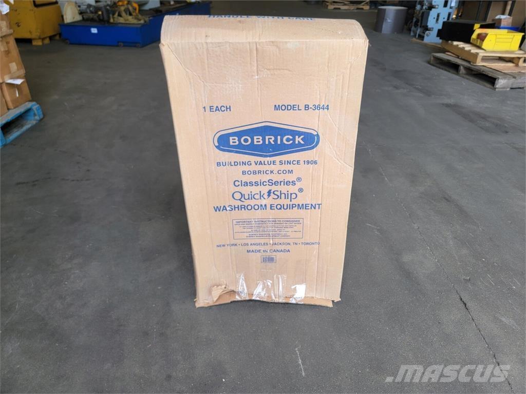  BOBRICK B-3644 Contenedores de paletas anchas