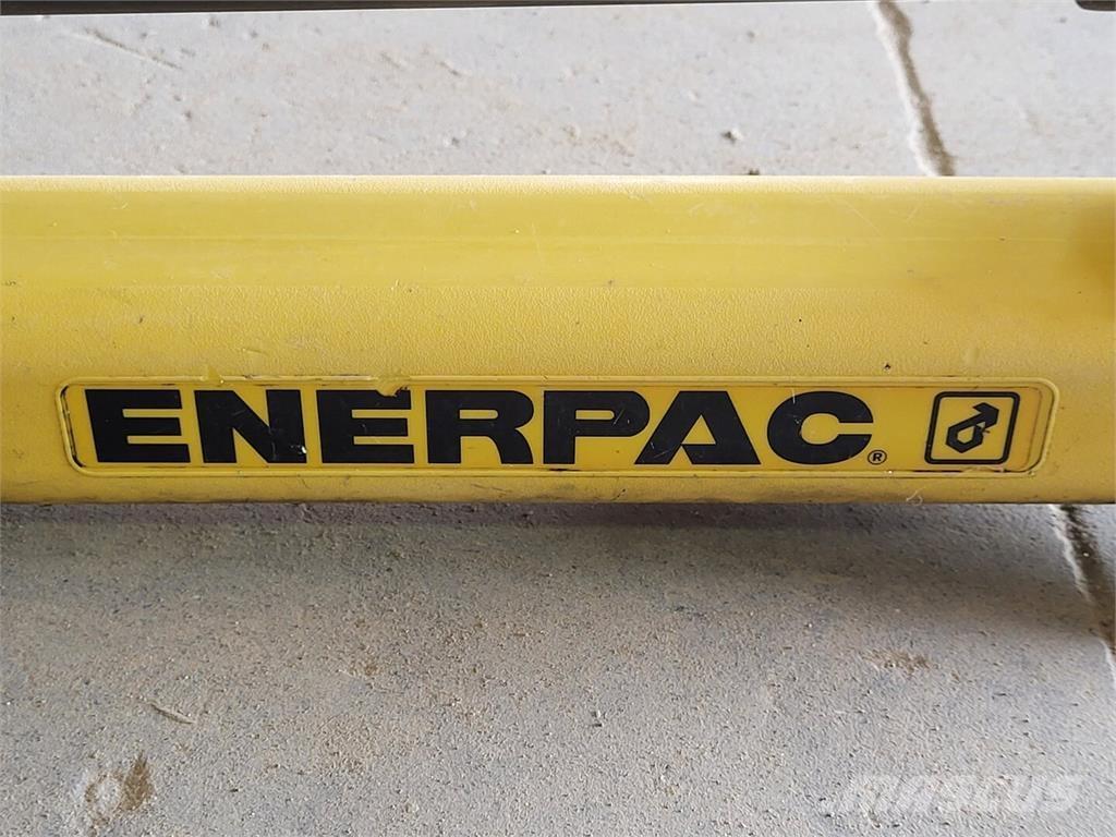  ENERPAC Bombas de agua