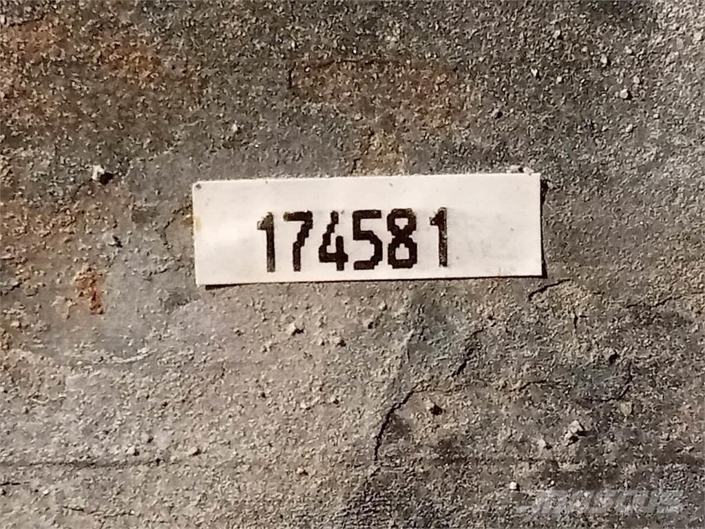 Komatsu PZKV174581 Otros componentes