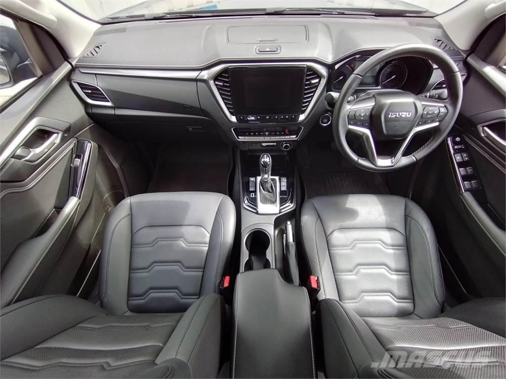 Isuzu DL40 Caja abierta/laterales abatibles