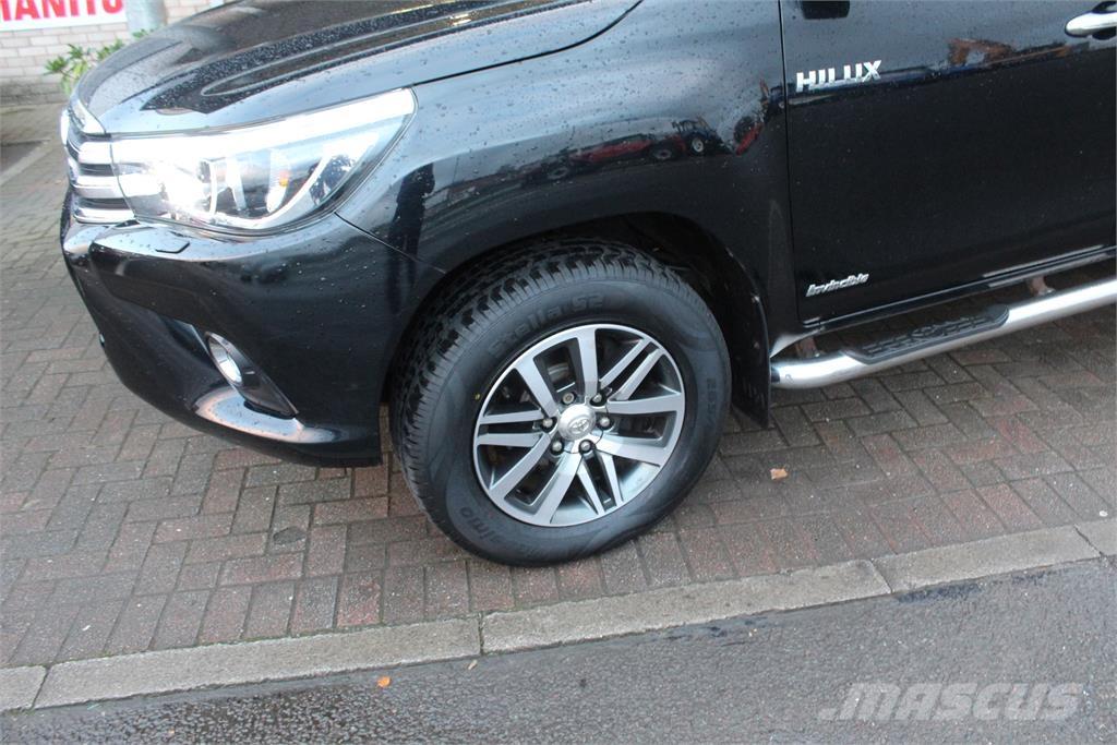 Toyota Hilux Caja abierta/laterales abatibles