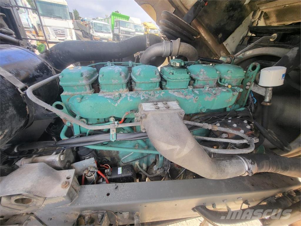 Volvo F10 Bañeras basculantes usadas