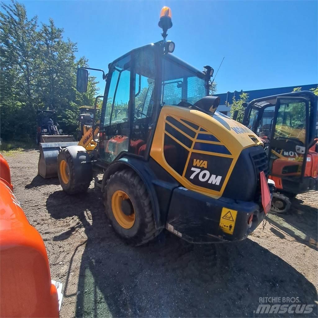 Komatsu WA70M Minicargadoras