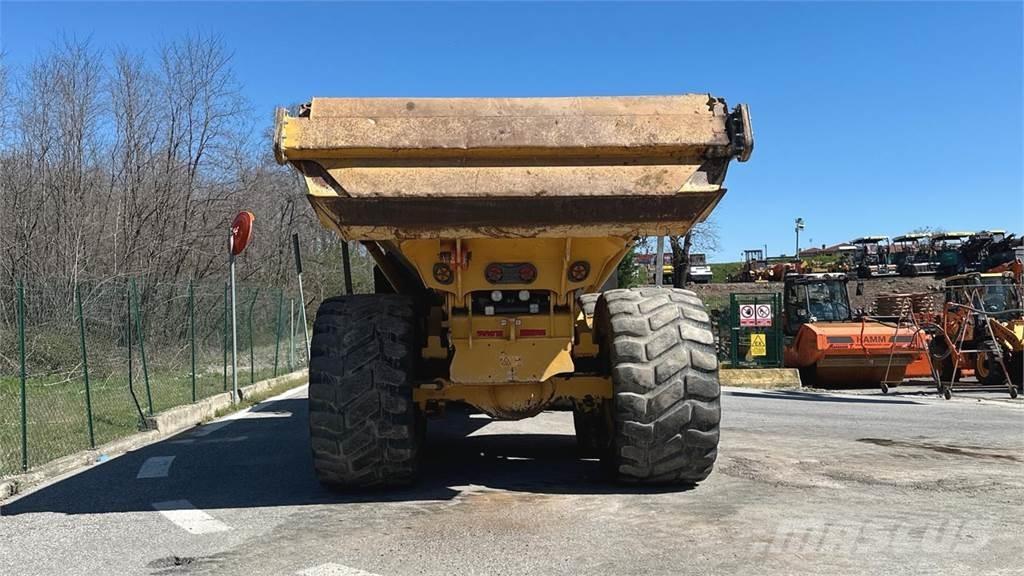 Bell B30E 6x6 Vehículos compactos de volteo