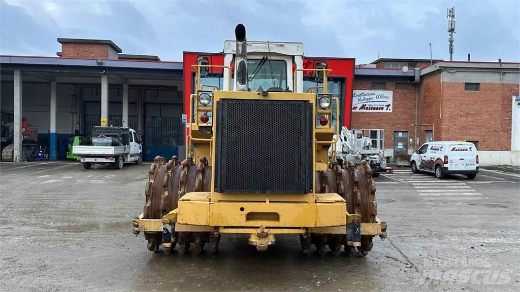 CAT 825C Buldozer sobre oruga