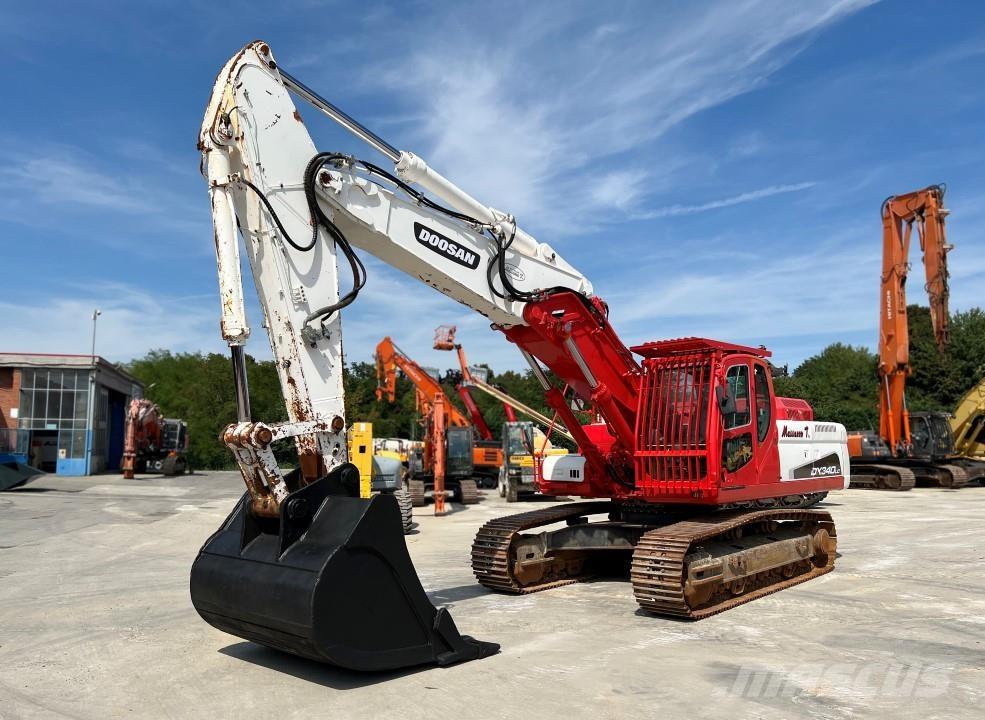 Doosan DX340 LC Excavadoras sobre orugas