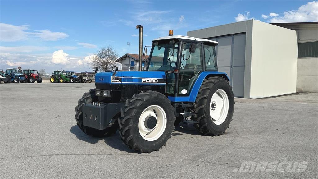 Ford 8240 4x4 Hojas y cuñas quitanieves