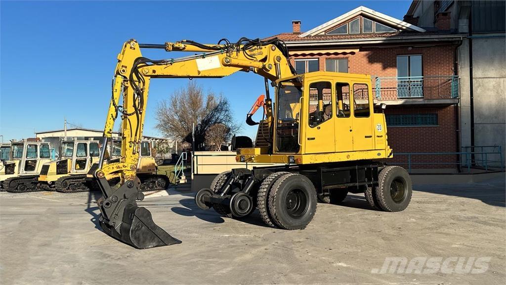 Fuchs MHB 230 ZW 4x4 Excavadoras de ruedas