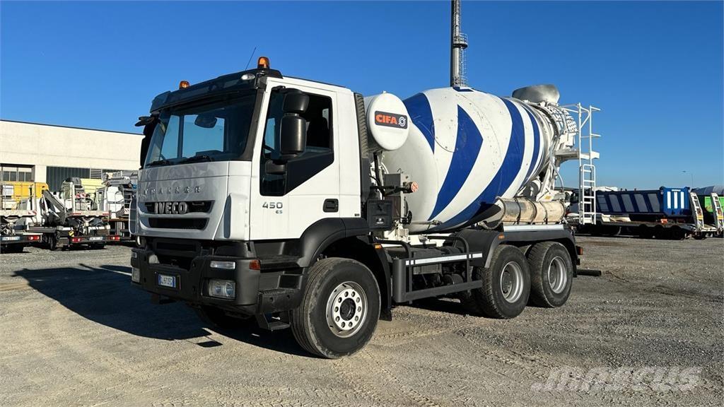 Iveco Trakker 450 6X4 Camiones de concreto