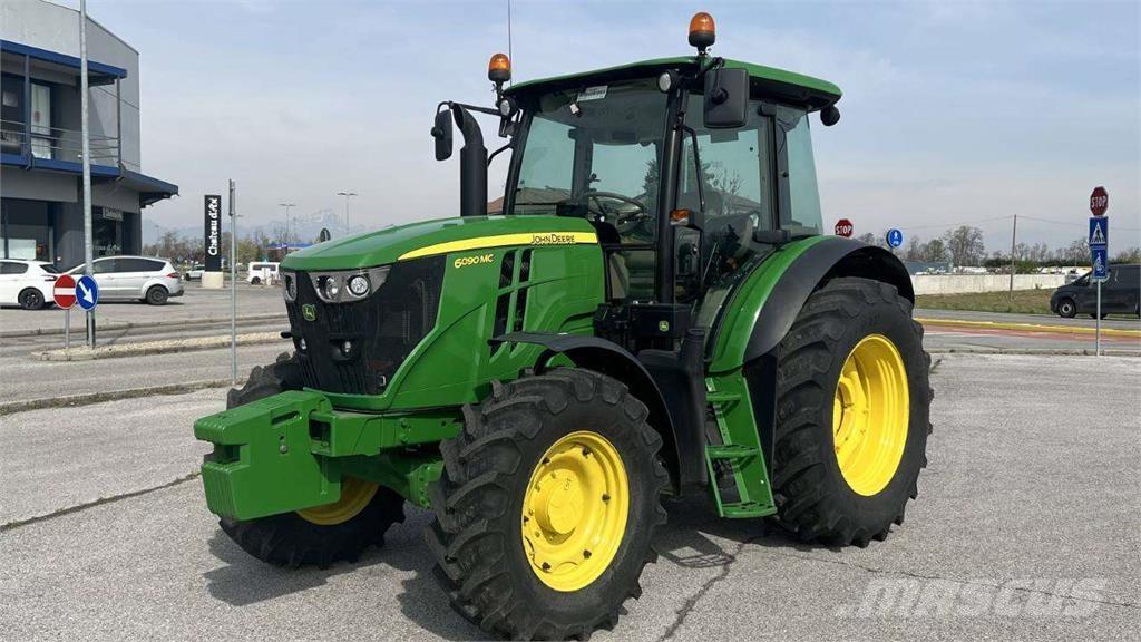 John Deere 6090MC 4X4 Hojas y cuñas quitanieves