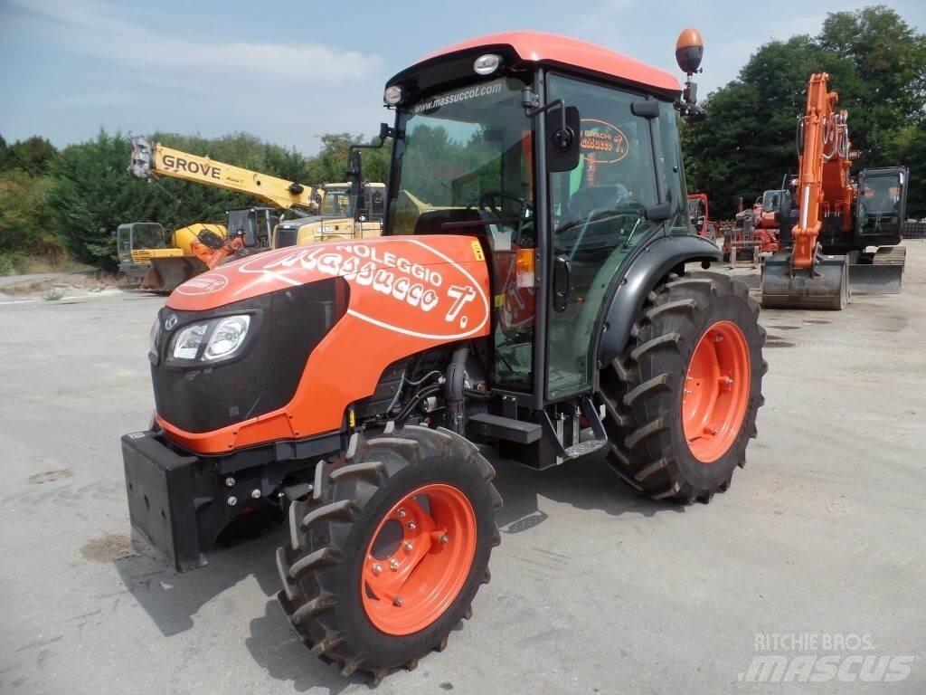 Kubota M8540N Hojas y cuñas quitanieves