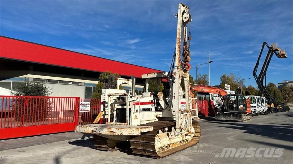 Liebherr RL 22 B Equipos de tuberías