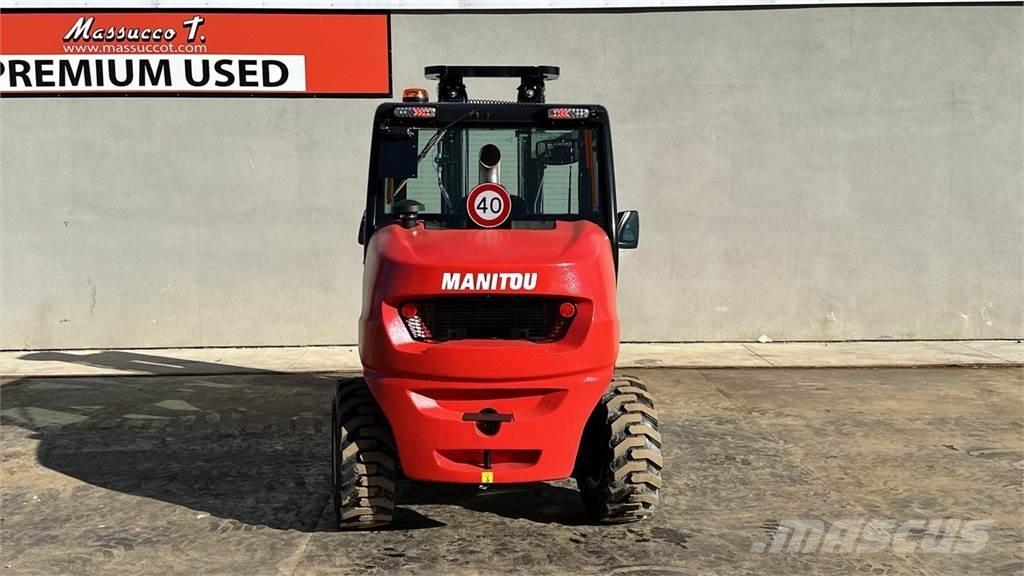 Manitou MC 30.4 4X4 Montacargas todo terreno