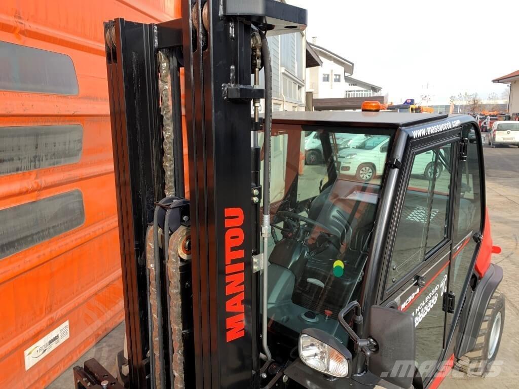 Manitou MC30-4 DK 4X4 Montacargas todo terreno