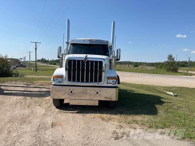 International HX Camiones tractor