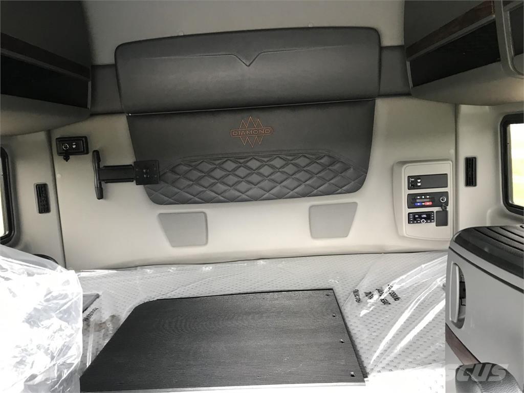 International HX Camiones tractor