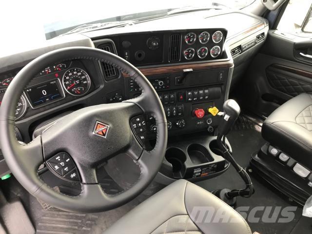 International HX Camiones tractor