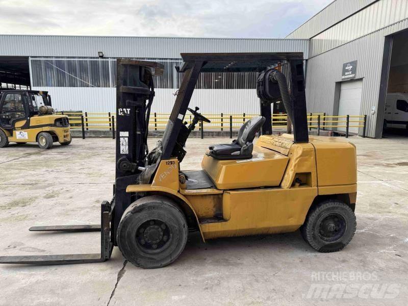 CAT DP40KL Montacargas - otros