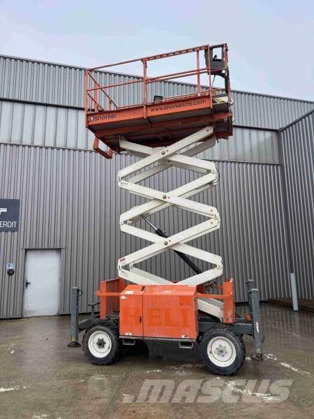 Snorkel S2770RT Plataformas con brazo de elevación manual