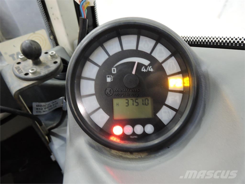 Liebherr L508 + FORK Cargadoras sobre ruedas