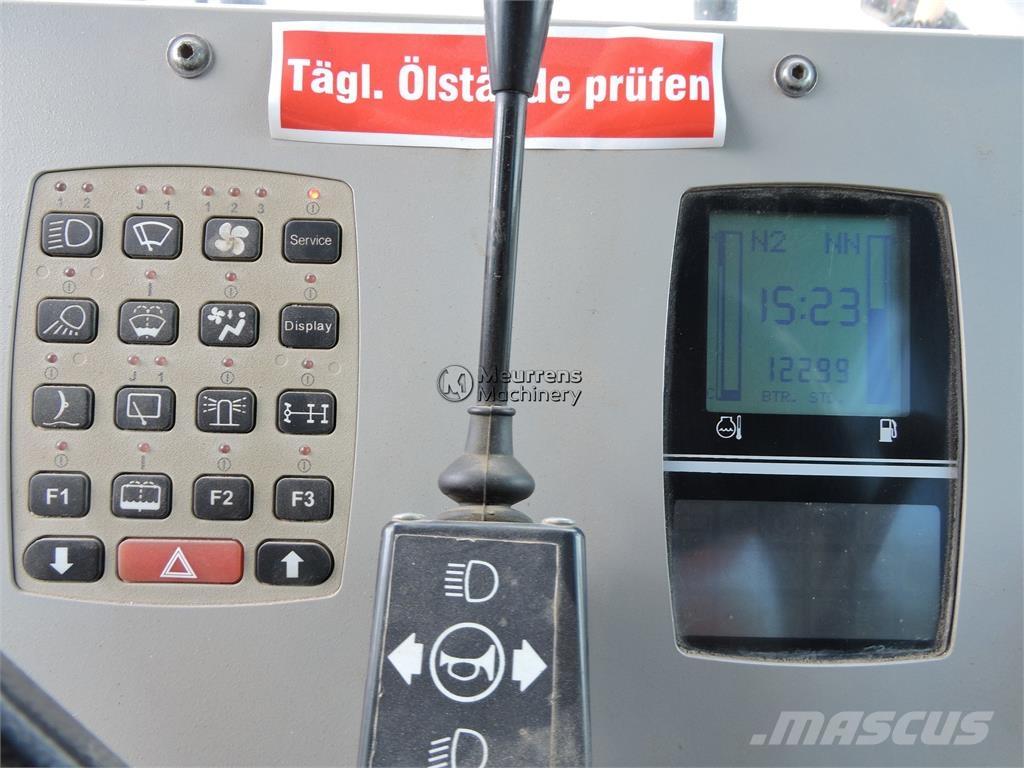 New Holland F106.6A Niveladoras