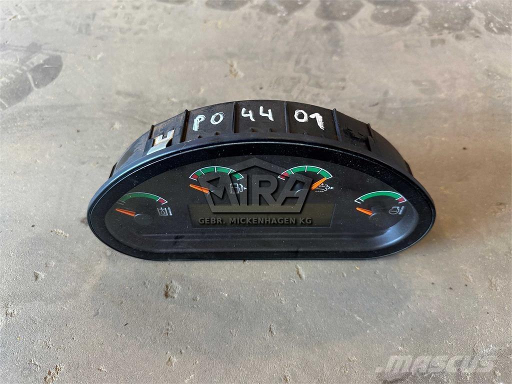 CAT 938 M/ Display Componentes electrónicos