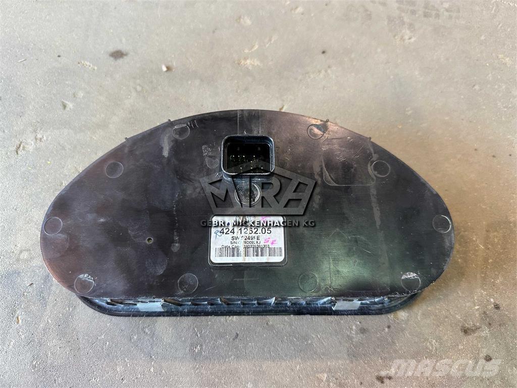 CAT 938 M/ Display Componentes electrónicos