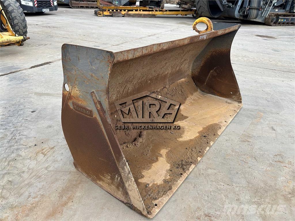 Volvo 2100 mm / L35 Cucharones