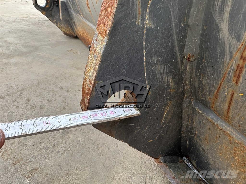 Volvo 2100 mm / L35 Cucharones