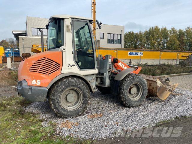 Atlas AR 65 Cargadoras sobre ruedas