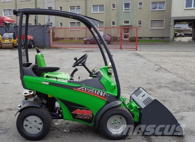 Avant Tecno 225 Cargadoras sobre ruedas