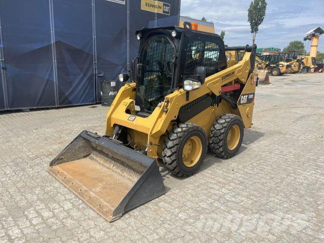 CAT 242D Otros