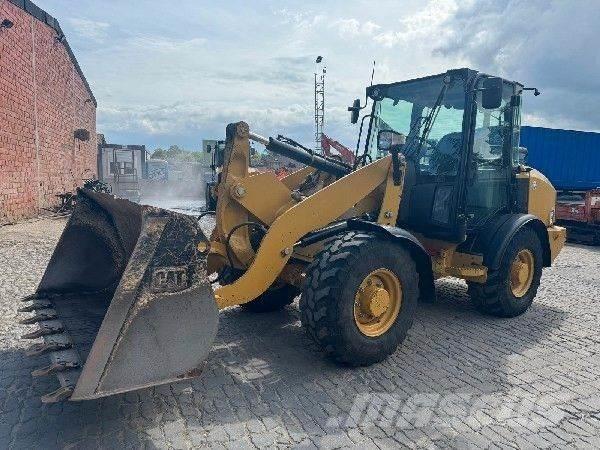 CAT 906M Cargadoras sobre ruedas