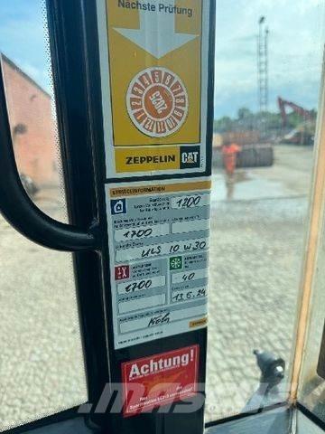 CAT 906M Cargadoras sobre ruedas