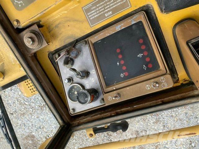 CAT 953 Laderaupe Buldozer sobre oruga