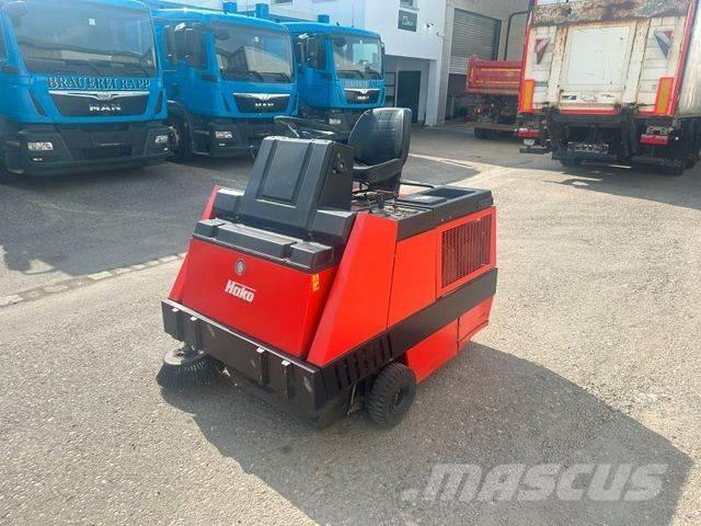 Hako JONAS 1100D Camión de barrendero