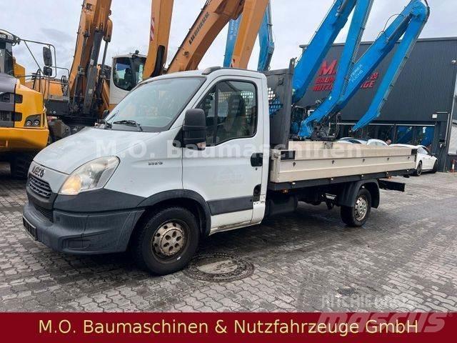 Iveco 35S13 Caja abierta/laterales abatibles