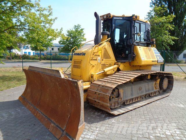 Komatsu D61 PX-24 Buldozer sobre oruga
