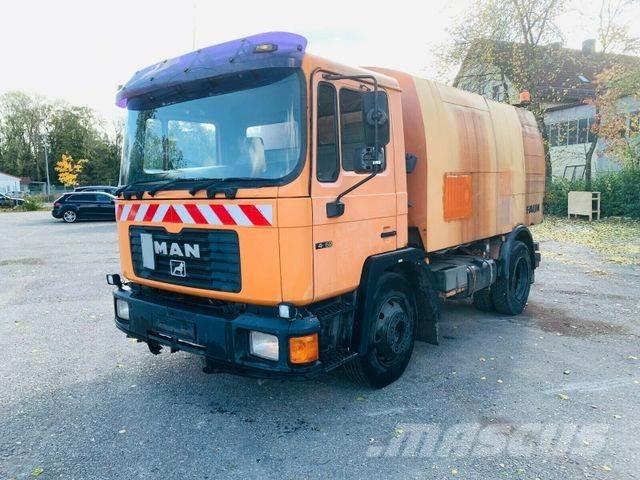MAN 14.152 Camión de barrendero