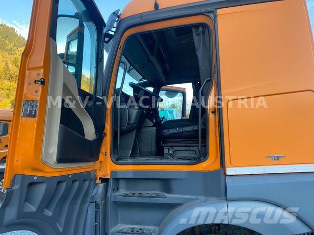 Mercedes-Benz 2542 Camiones con chasís y cabina