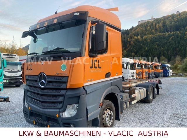 Mercedes-Benz 2542 Camiones con chasís y cabina