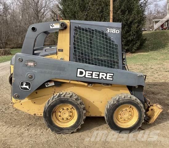 John Deere 318D Otros