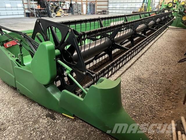 John Deere 635F Otros