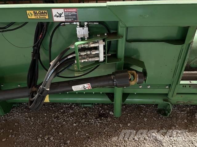 John Deere 635F Otros